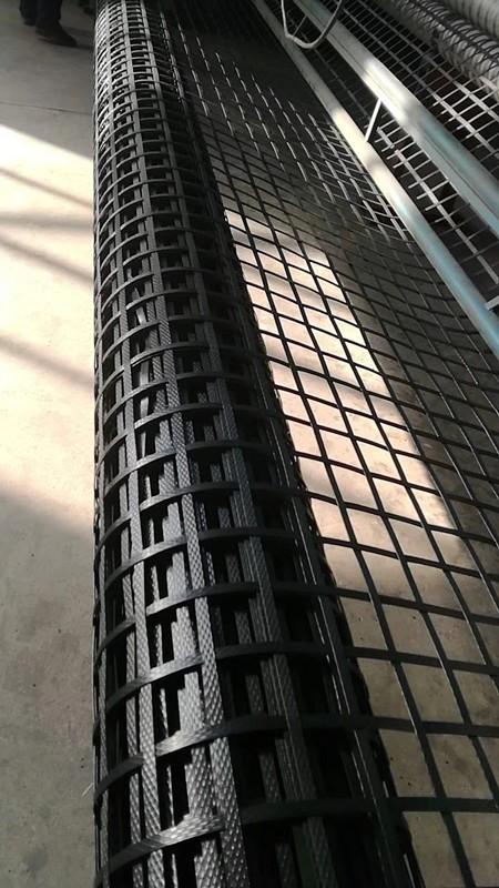 【安順焊接土工格柵經(jīng)編無(wú)鋼絲土工格柵用途及施工方法】- 